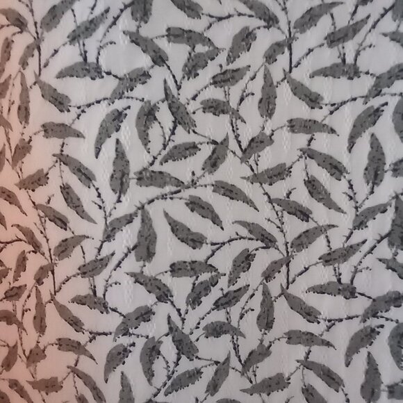 CASLON delicate leaf print blouse with flutter sleeves - Picture 4 of 8